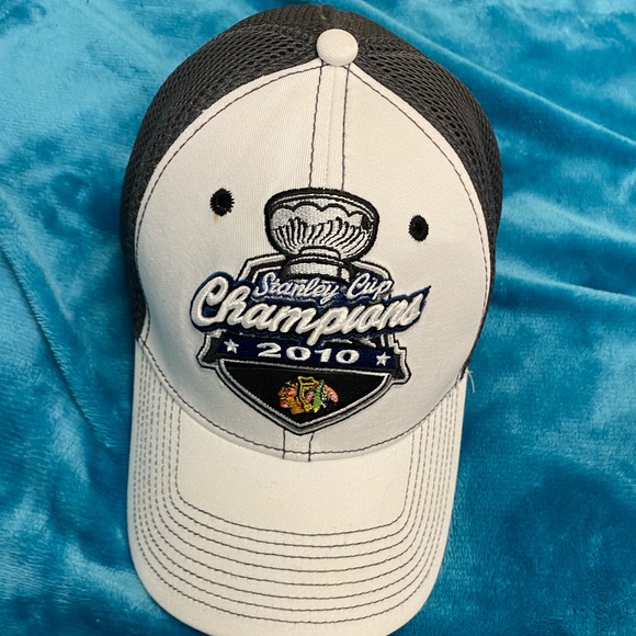 2010 blackhawks hat